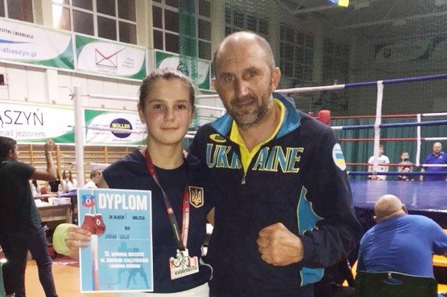 Каріна Вовк зі своїм тренером Русланом Фірманом (випускником ТНПУ)